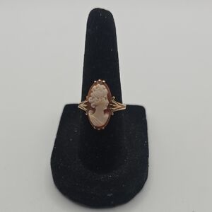 10k Gold Cameo Ring
